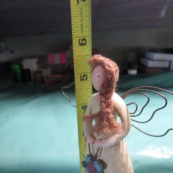 Country Gatherings 21439 Peace and Plenty Angel Figurine - Picture 2 of 8